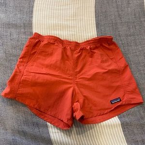 Patagonia Women’s Baggies Shorts 5” in sumac red